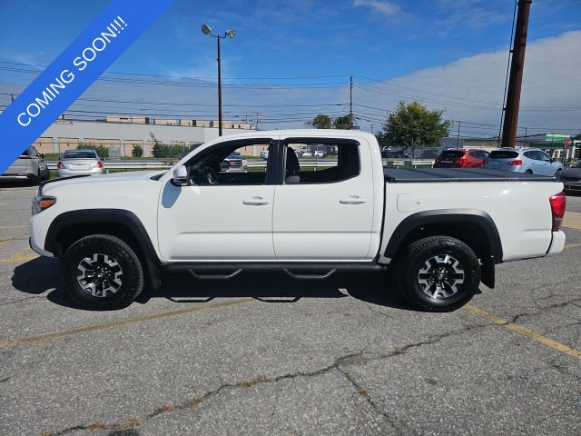 Used 2017 Toyota Tacoma TRD Off-Road w/ Premium & Technology Package AWD/4WD image 7