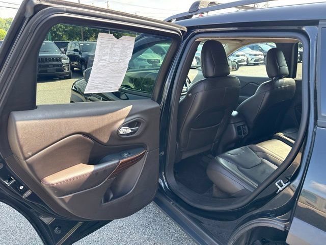 Used 2016 Jeep Cherokee Trailhawk w/ Comfort/Convenience Group AWD/4WD image 18