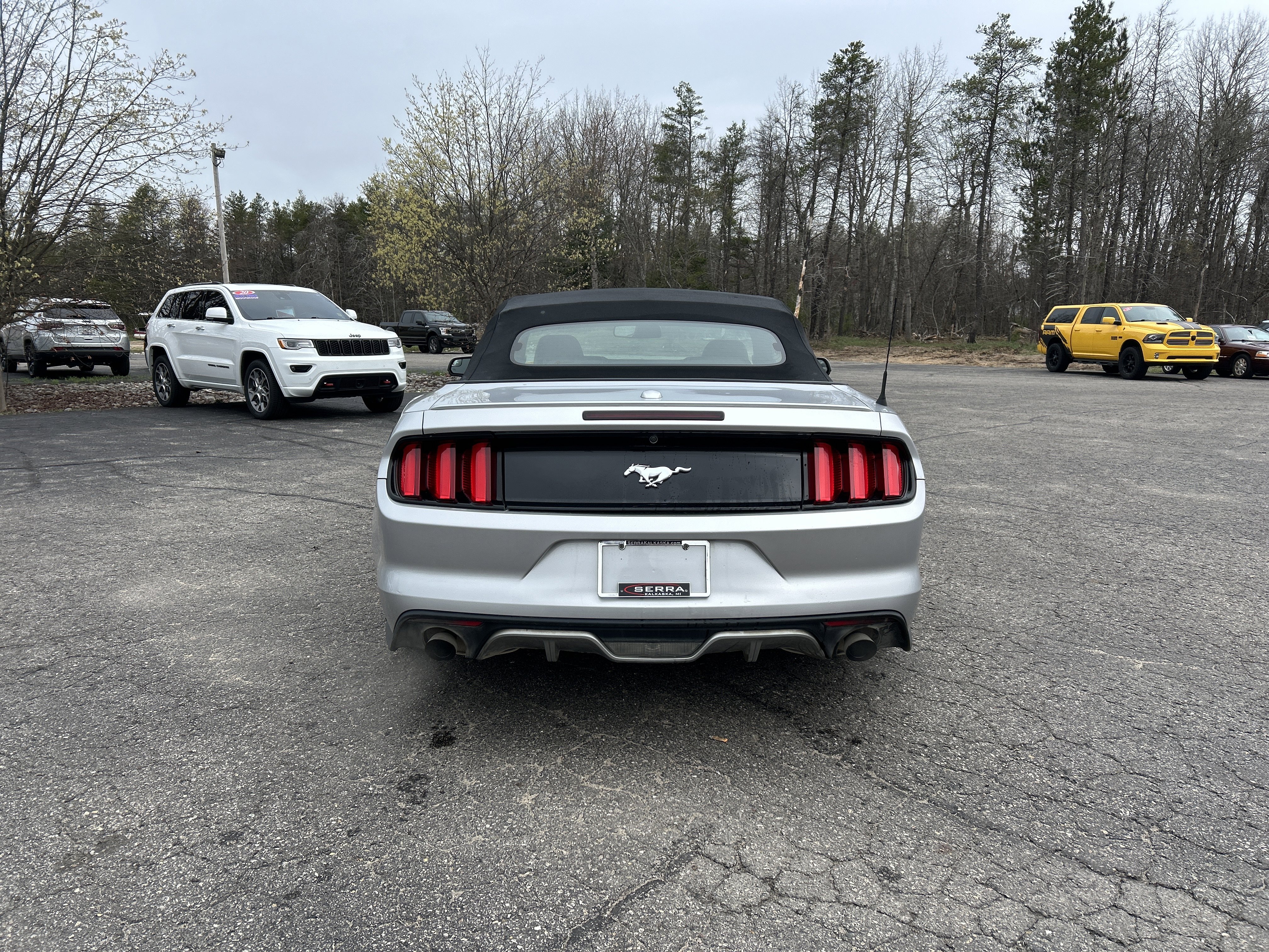 Used 2017 Ford Mustang Premium RWD image 7