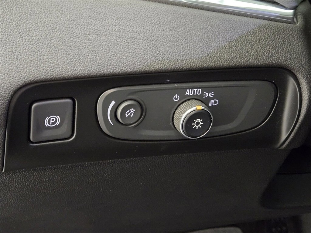 Used 2020 Buick Enclave Premium w/ Sun and Sites Package image 27