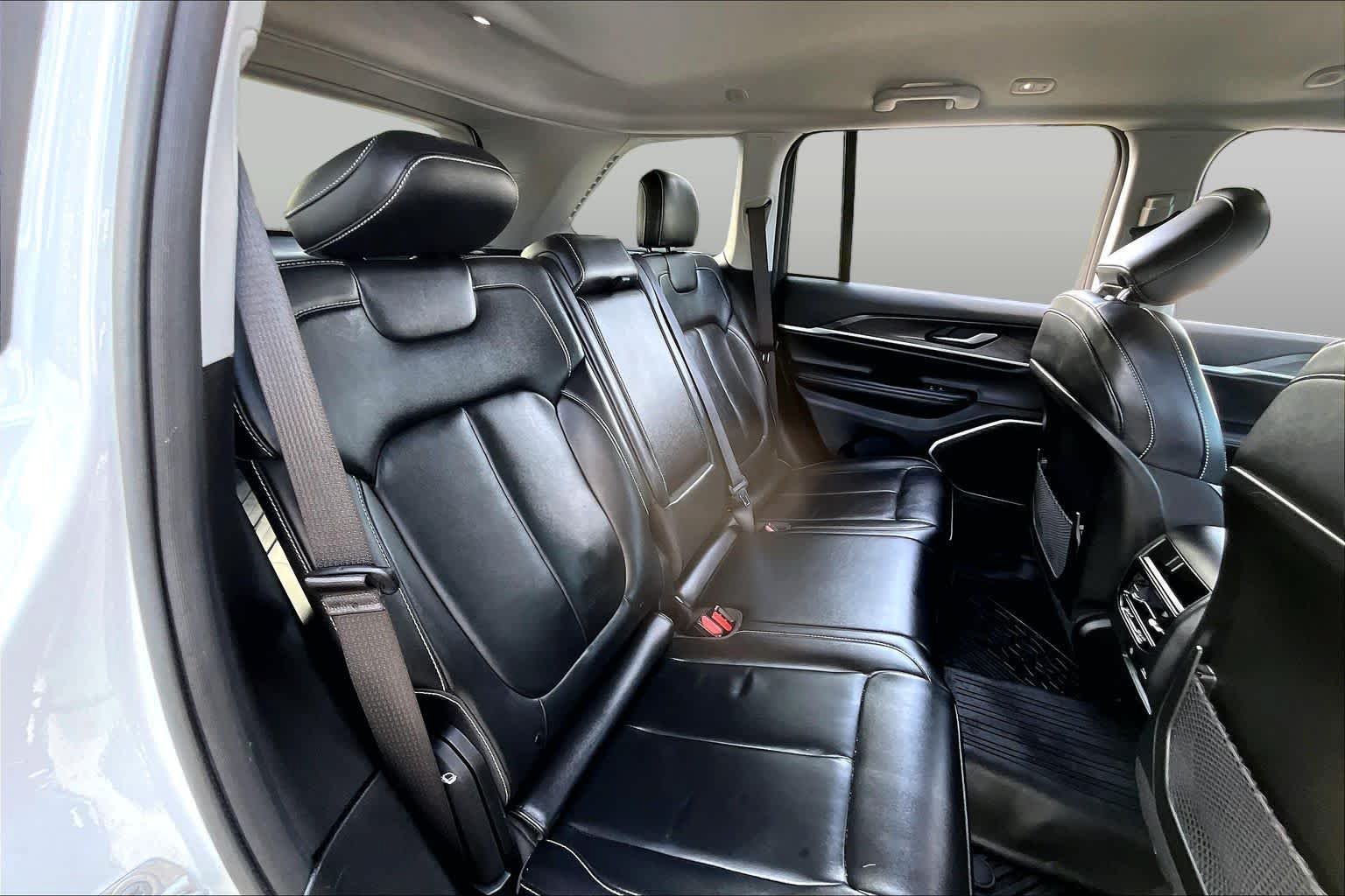 Used 2022 Jeep Grand Cherokee Limited RWD image 20