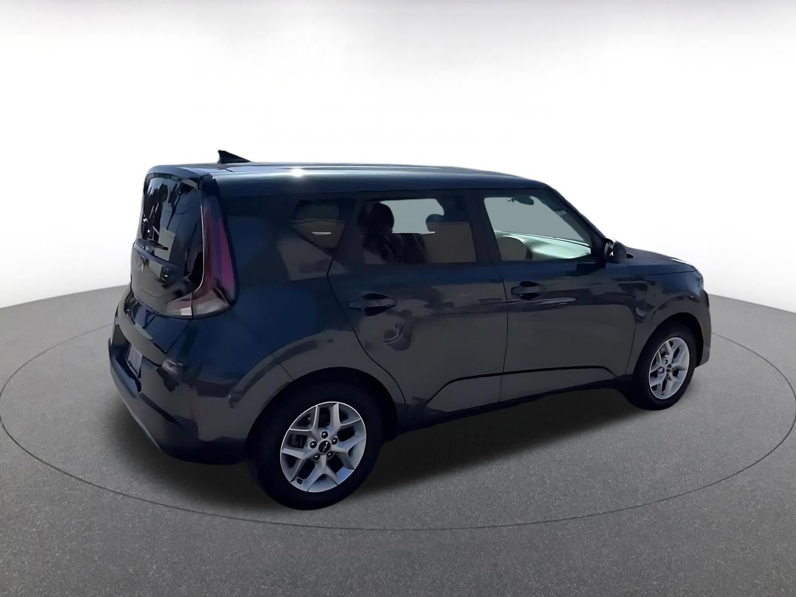 Used 2025 Kia Soul LX w/ LX Technology Package image 15