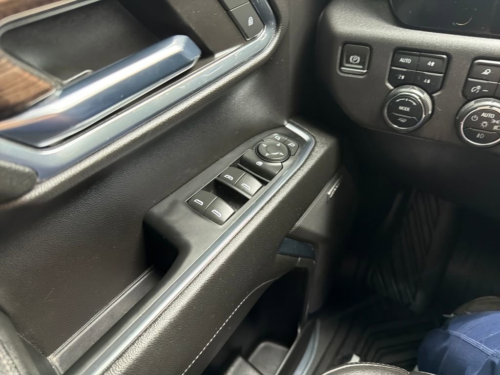 Used 2024 Chevrolet Silverado 1500 LT Trail Boss w/ LT Trail Boss Premium Package AWD/4WD image 12