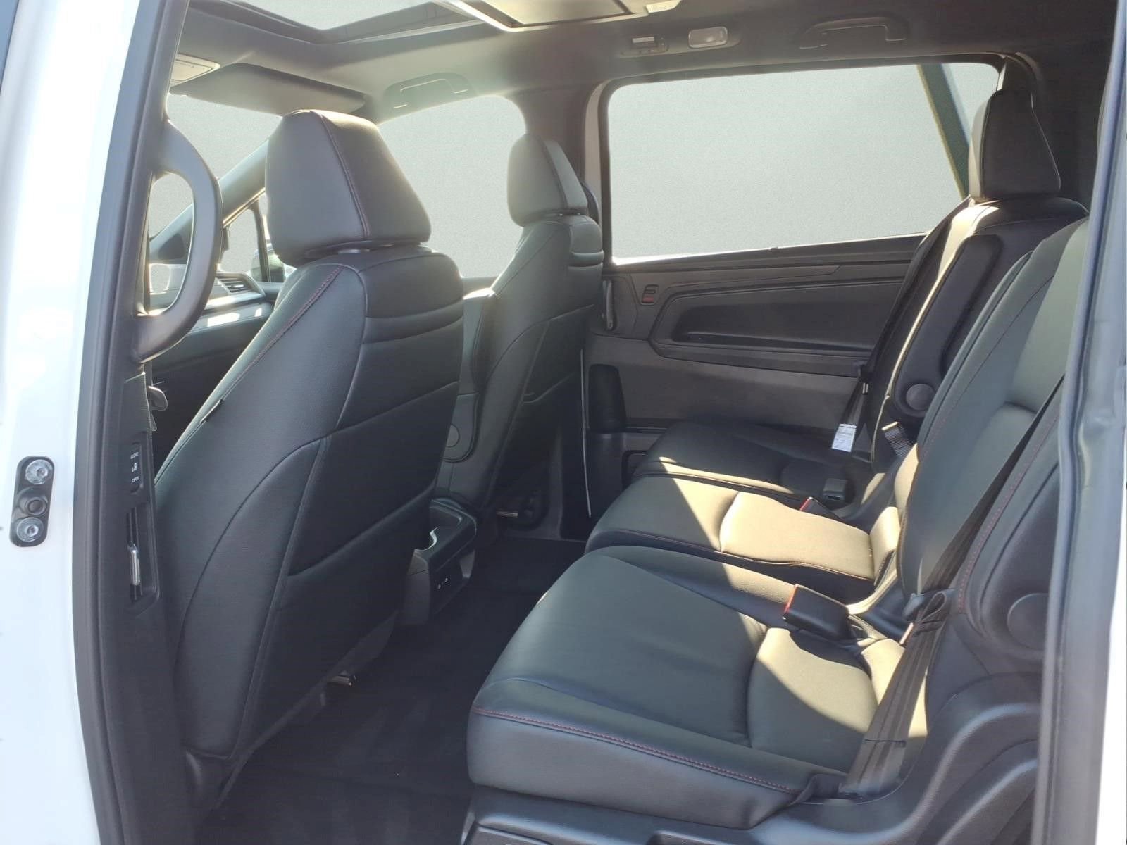 Used 2025 Honda Odyssey Sport-L image 15