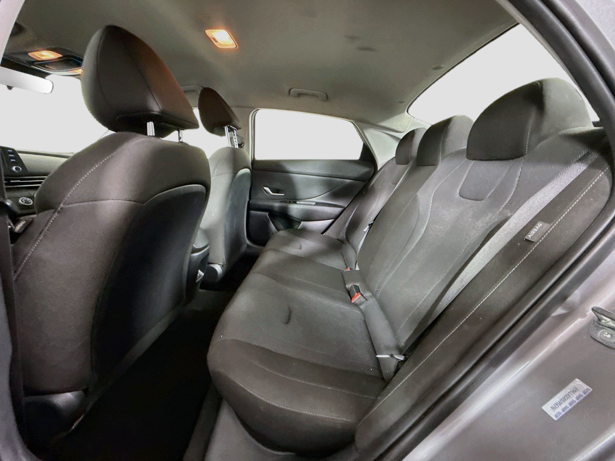 Used 2025 Hyundai Elantra SE FWD image 24