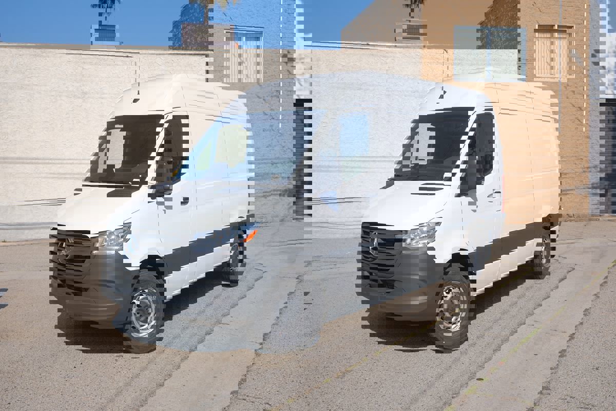 Used 2025 Mercedes-Benz Sprinter 2500 video 1