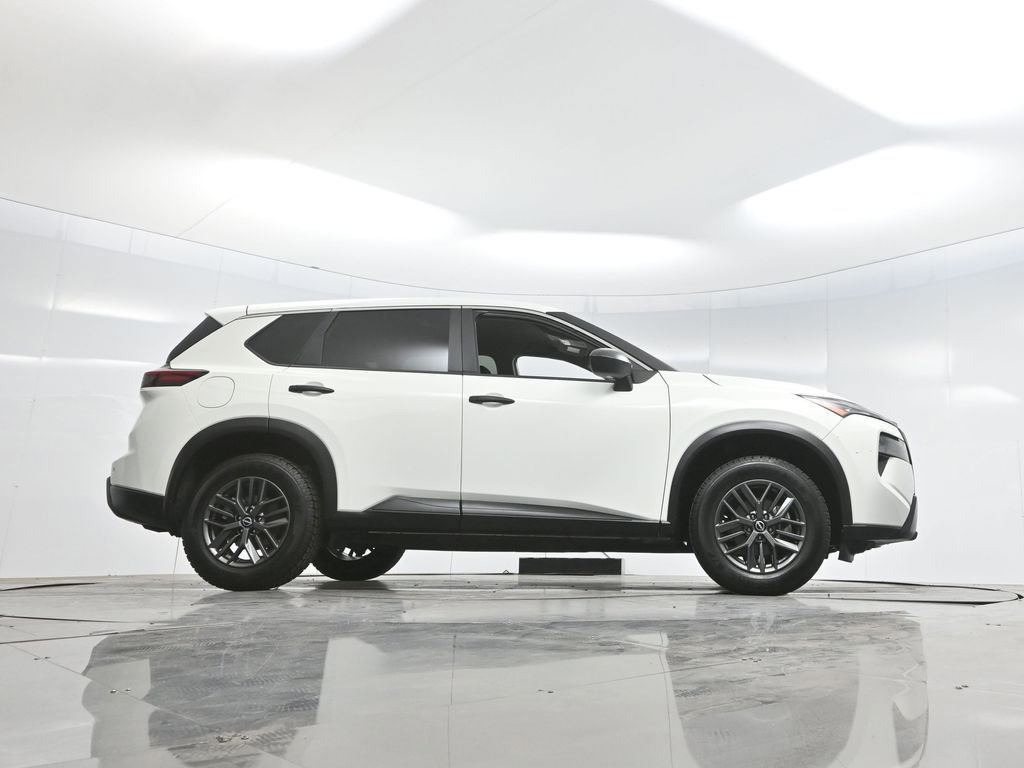 Used 2024 Nissan Rogue S image 62