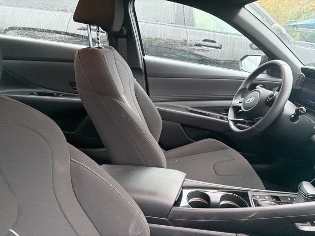Certified 2025 Hyundai Elantra SEL FWD image 15
