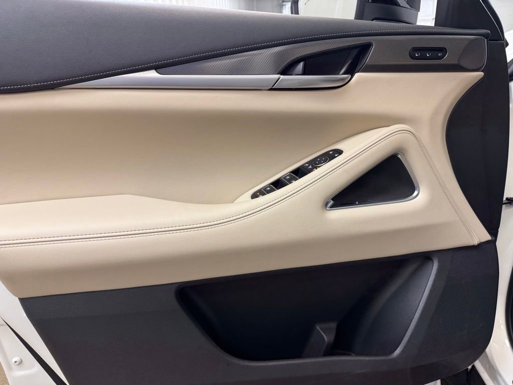 Used 2025 INFINITI QX60 Luxe AWD/4WD image 8