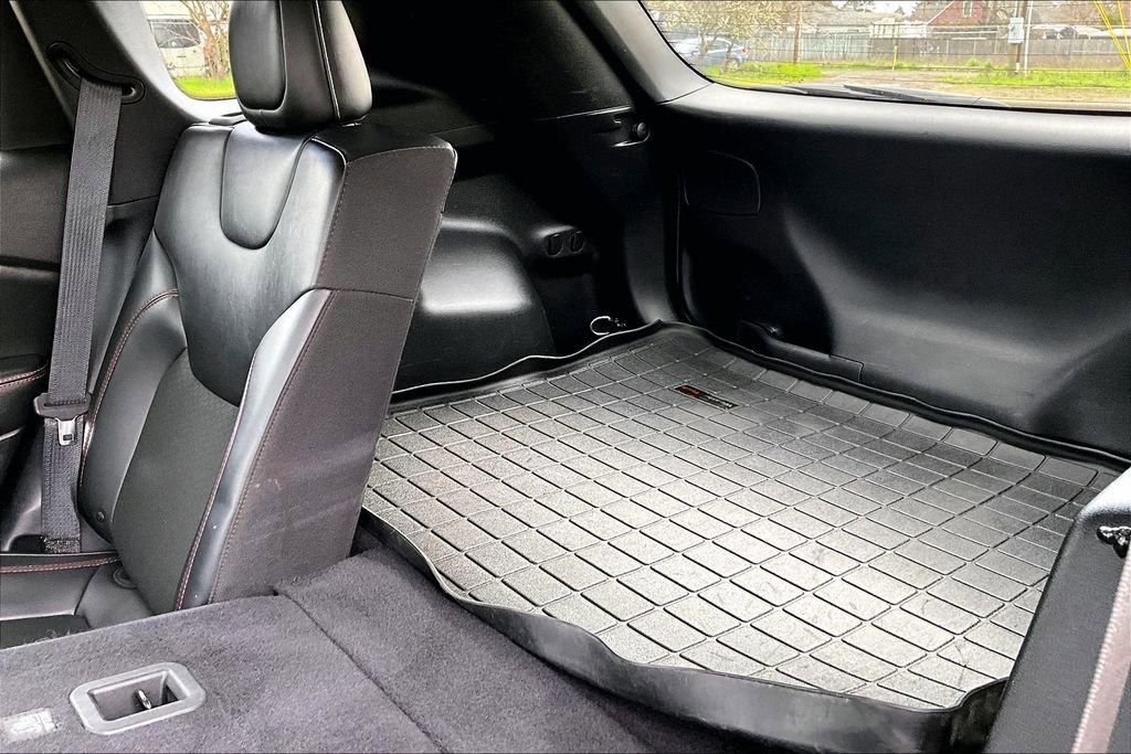 Used 2019 Jeep Cherokee Trailhawk w/ Cold Weather Group image 35