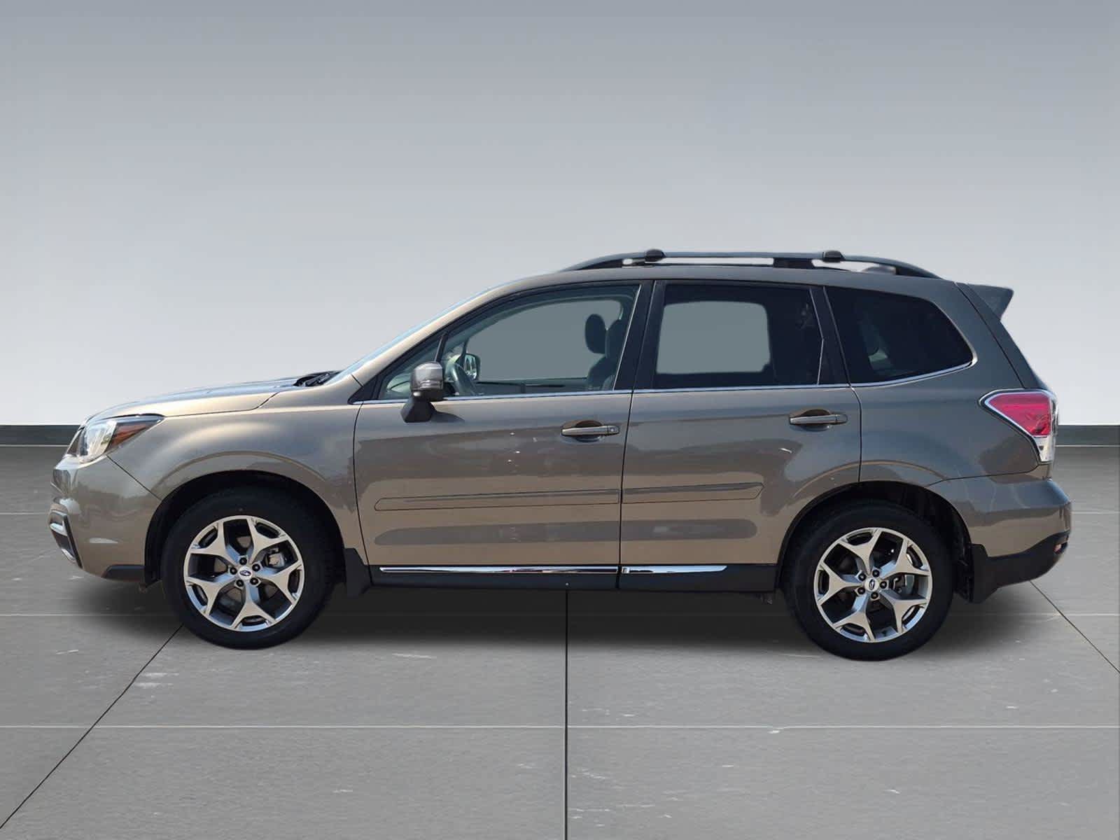Used 2017 Subaru Forester 2.5i Touring AWD/4WD image 3
