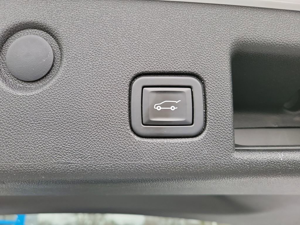 Used 2021 Chevrolet Equinox LT image 30