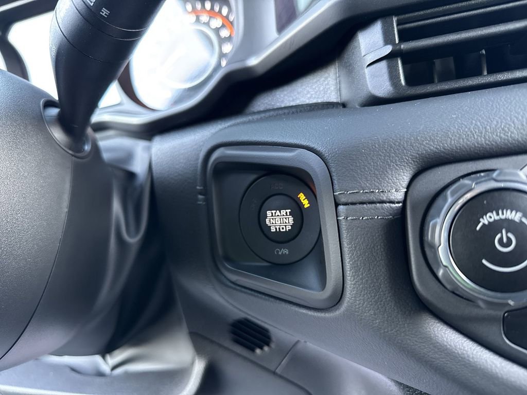 Used 2024 Jeep Wrangler Unlimited Rubicon image 17