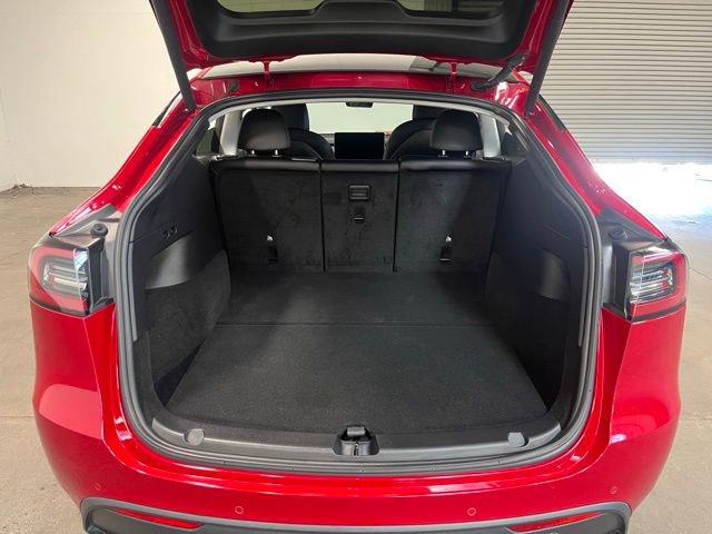 Used 2022 Tesla Model Y Long Range image 15
