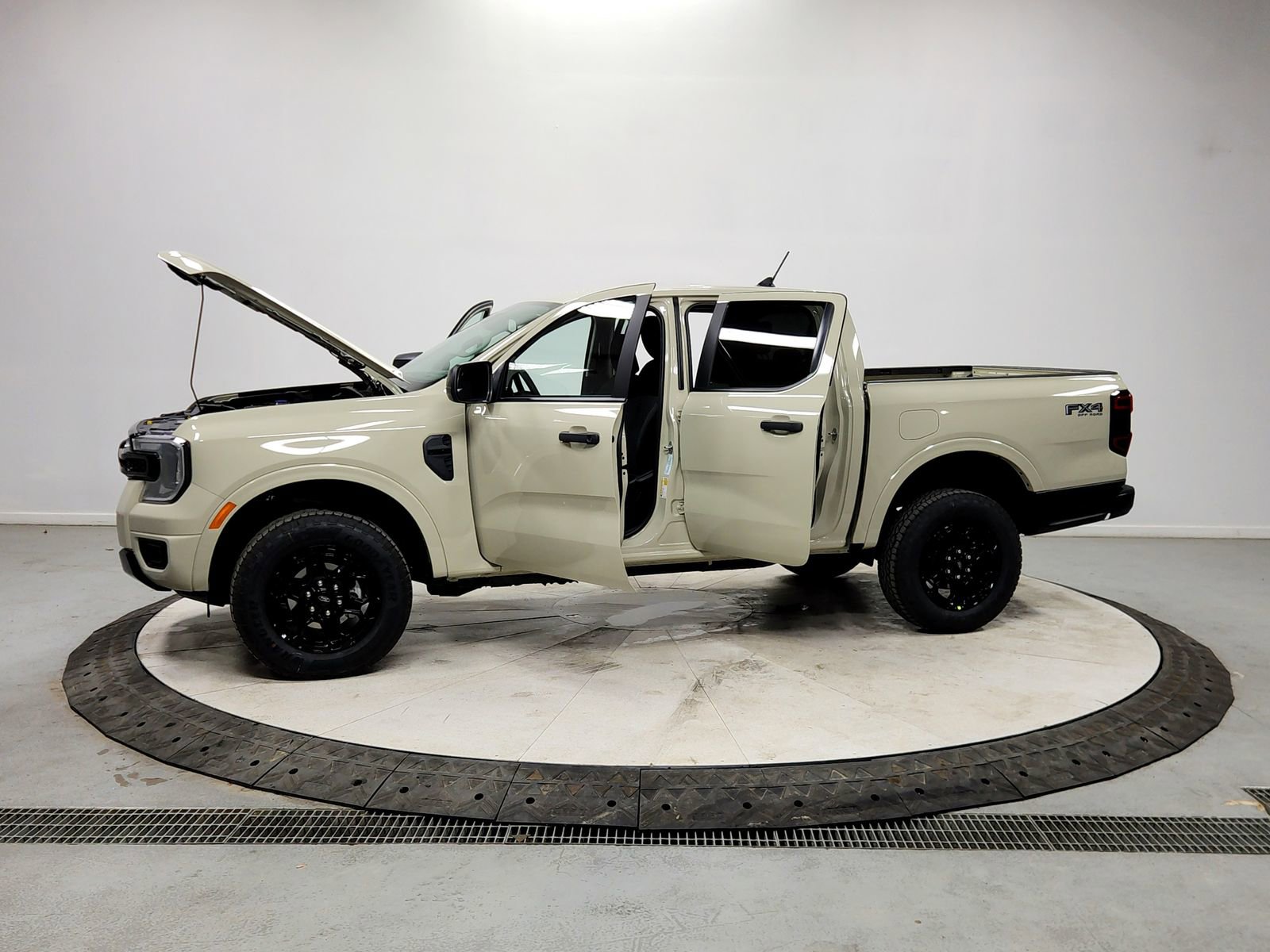 New 2026 Ford Ranger XLT w/ FX4 Off-Road Package image 12