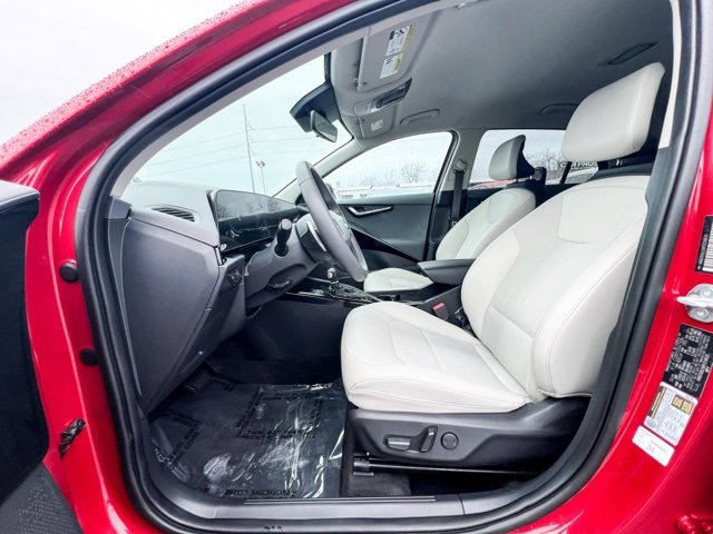 Used 2024 Kia Niro EX image 13