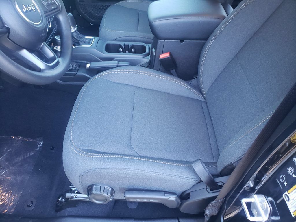 New 2026 Jeep Wrangler Unlimited Sport AWD/4WD image 11