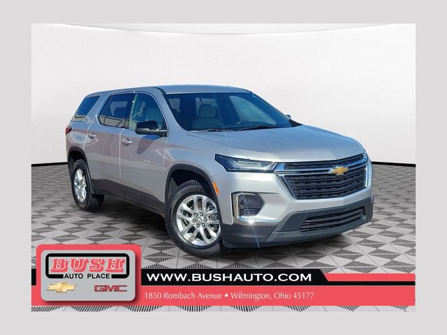 Used 2022 Chevrolet Traverse LS image 1