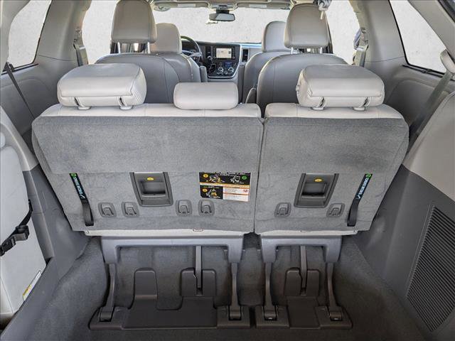 Used 2019 Toyota Sienna XLE w/ XLE Navigation Package FWD image 6