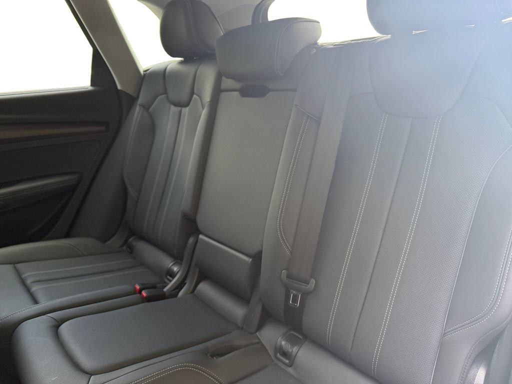 Used 2023 Audi Q5 e Premium Plus w/ Premium Plus Package AWD/4WD image 13
