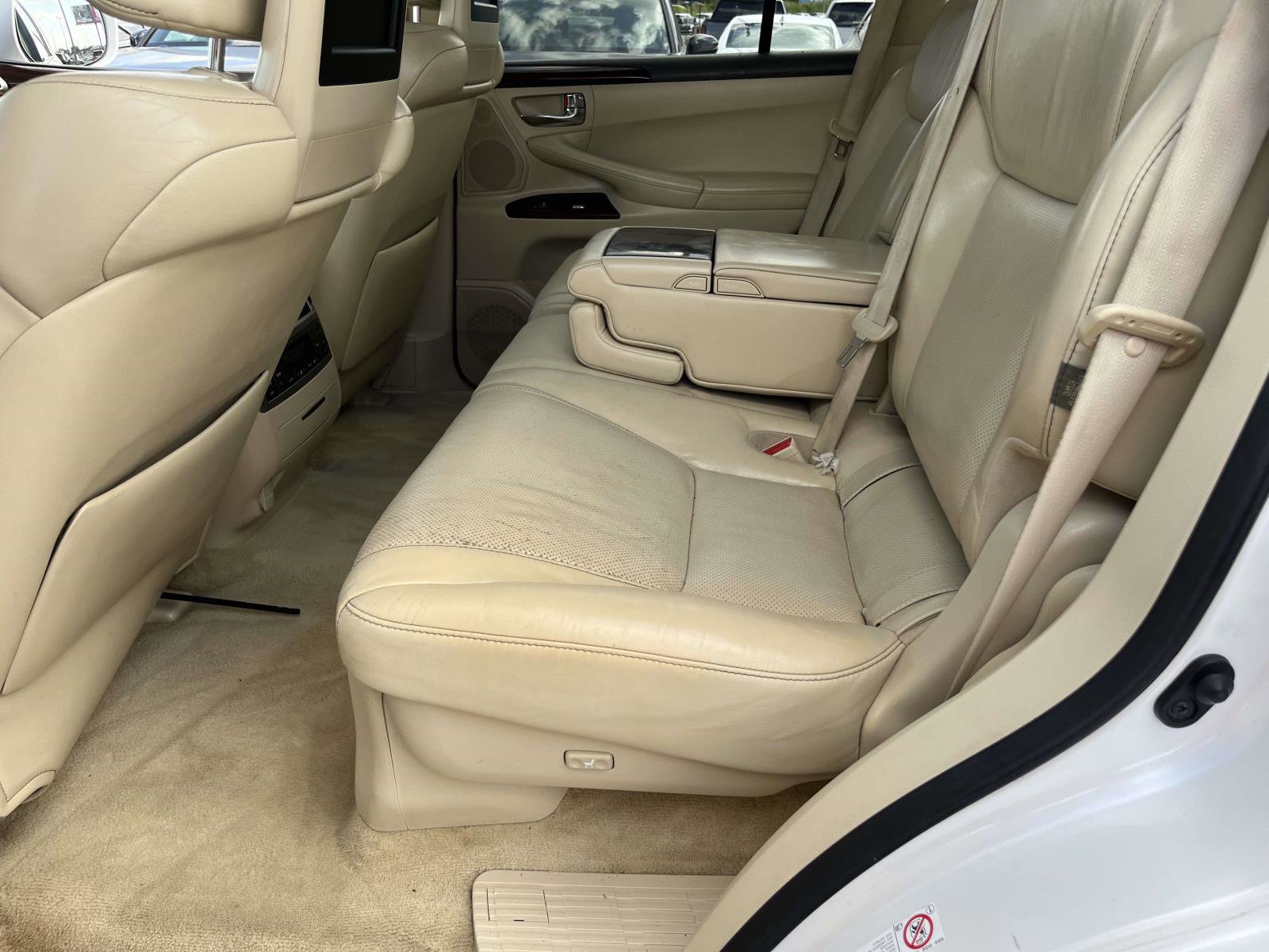 Used 2015 Lexus LX 570 4WD image 7