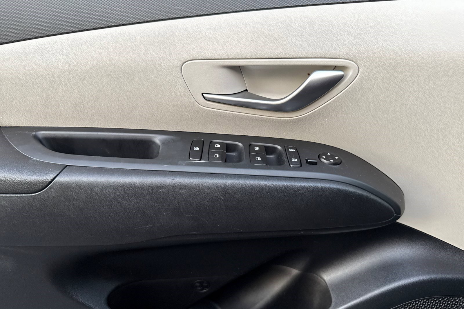 Used 2022 Hyundai Tucson SE image 12