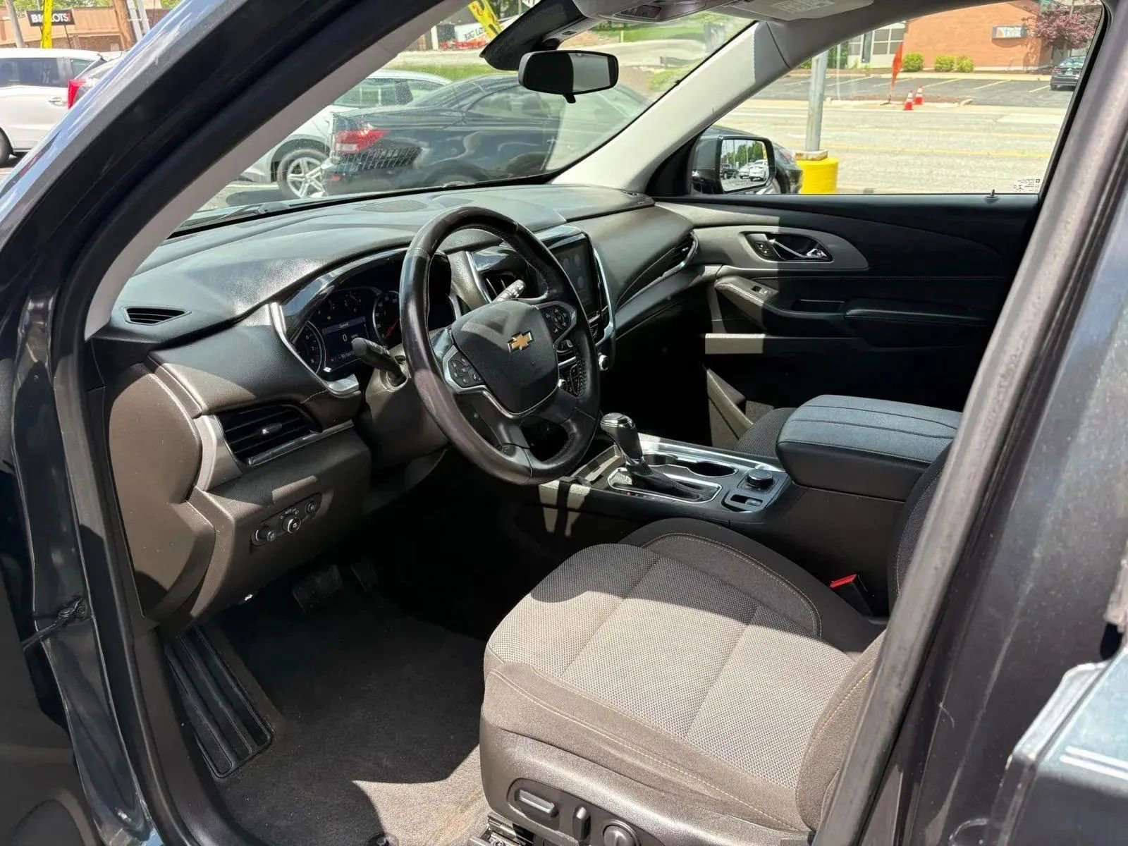 Used 2020 Chevrolet Traverse LT w/ Driver Confidence II Package image 36