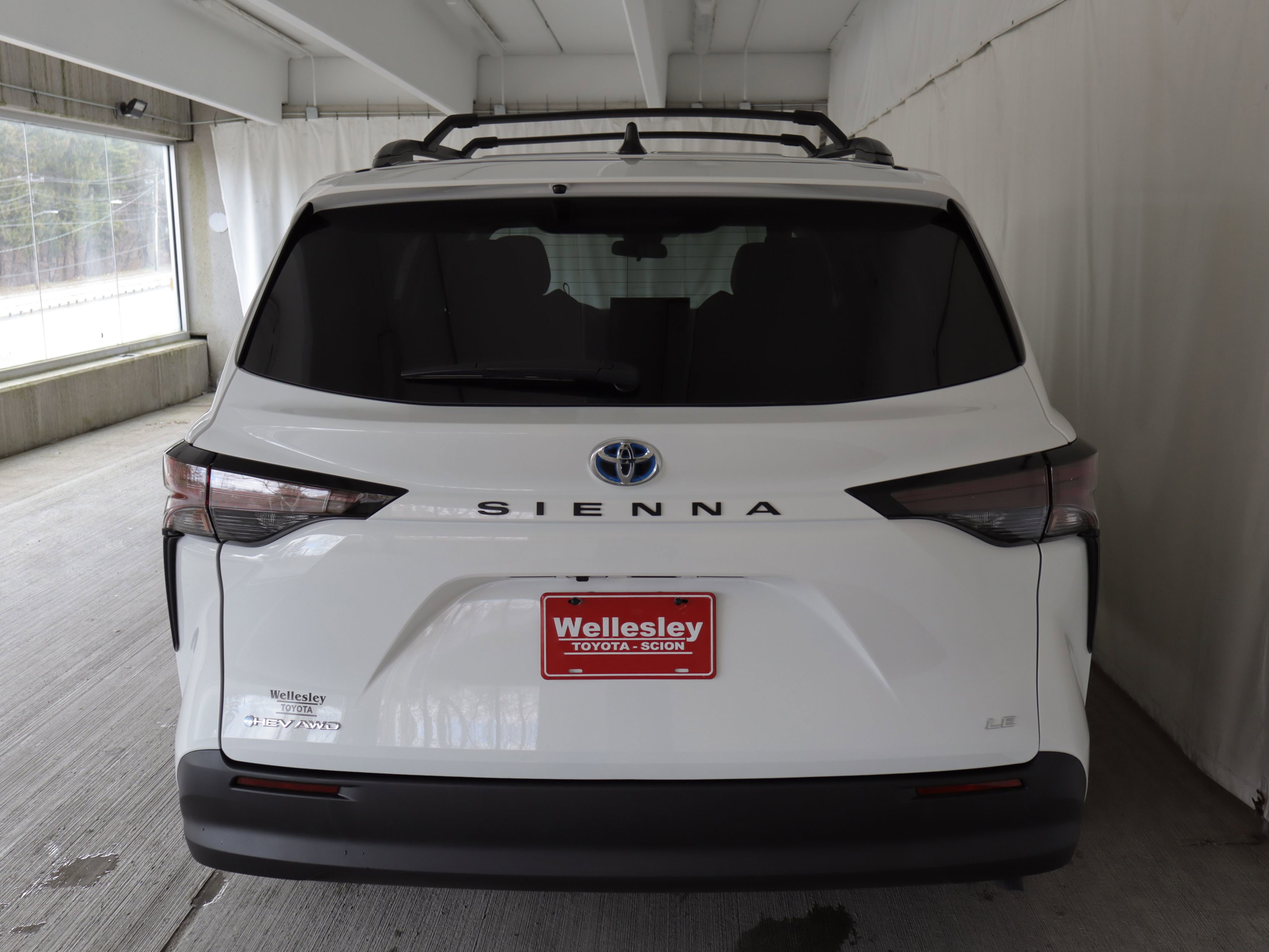 Used 2025 Toyota Sienna LE image 25