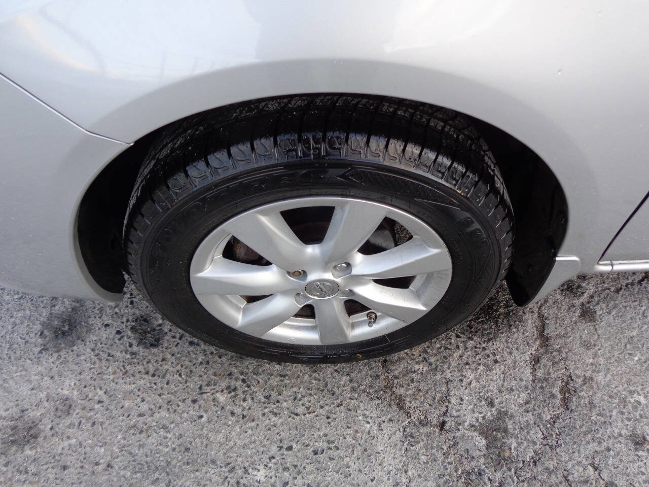 Used 2014 Nissan Versa SV w/ Convenience Package image 40