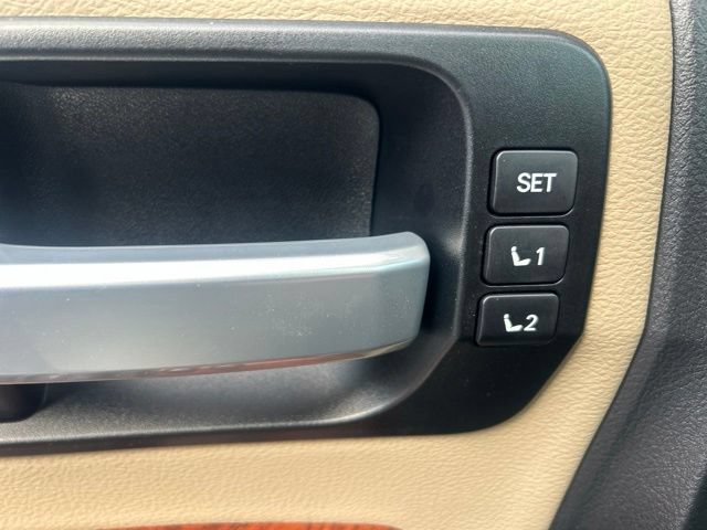 Used 2020 Toyota Sequoia Platinum RWD image 18