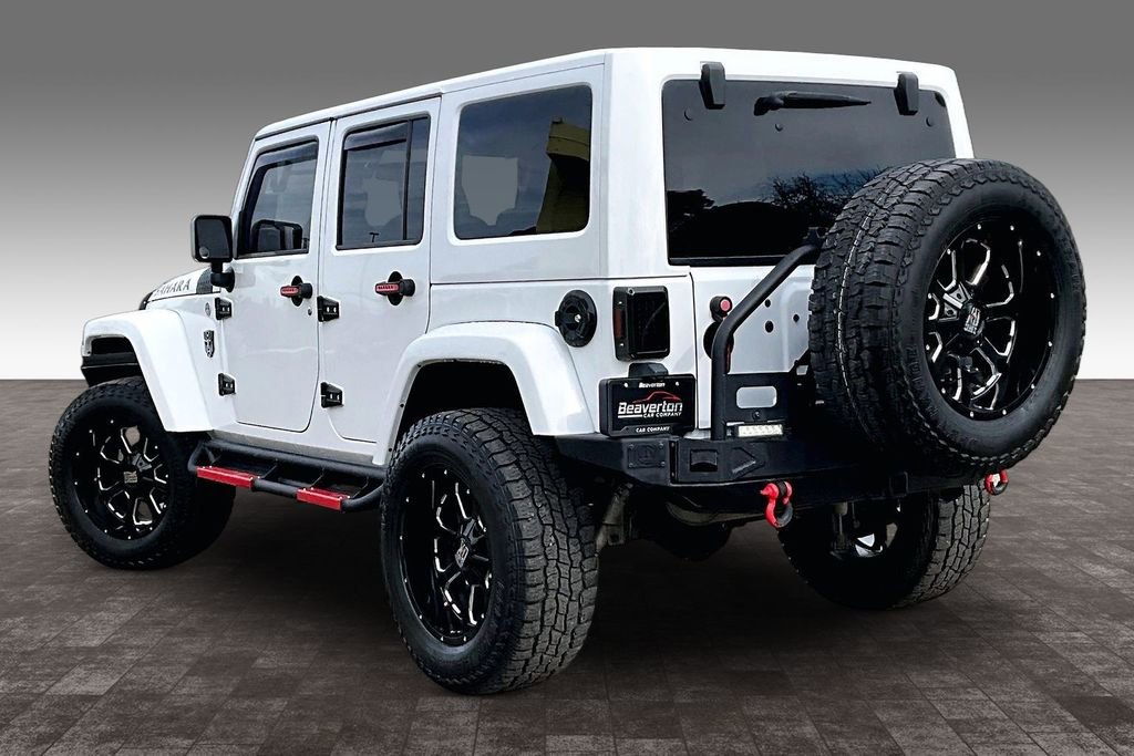 Used 2015 Jeep Wrangler Unlimited Sahara w/ Connectivity Group image 13