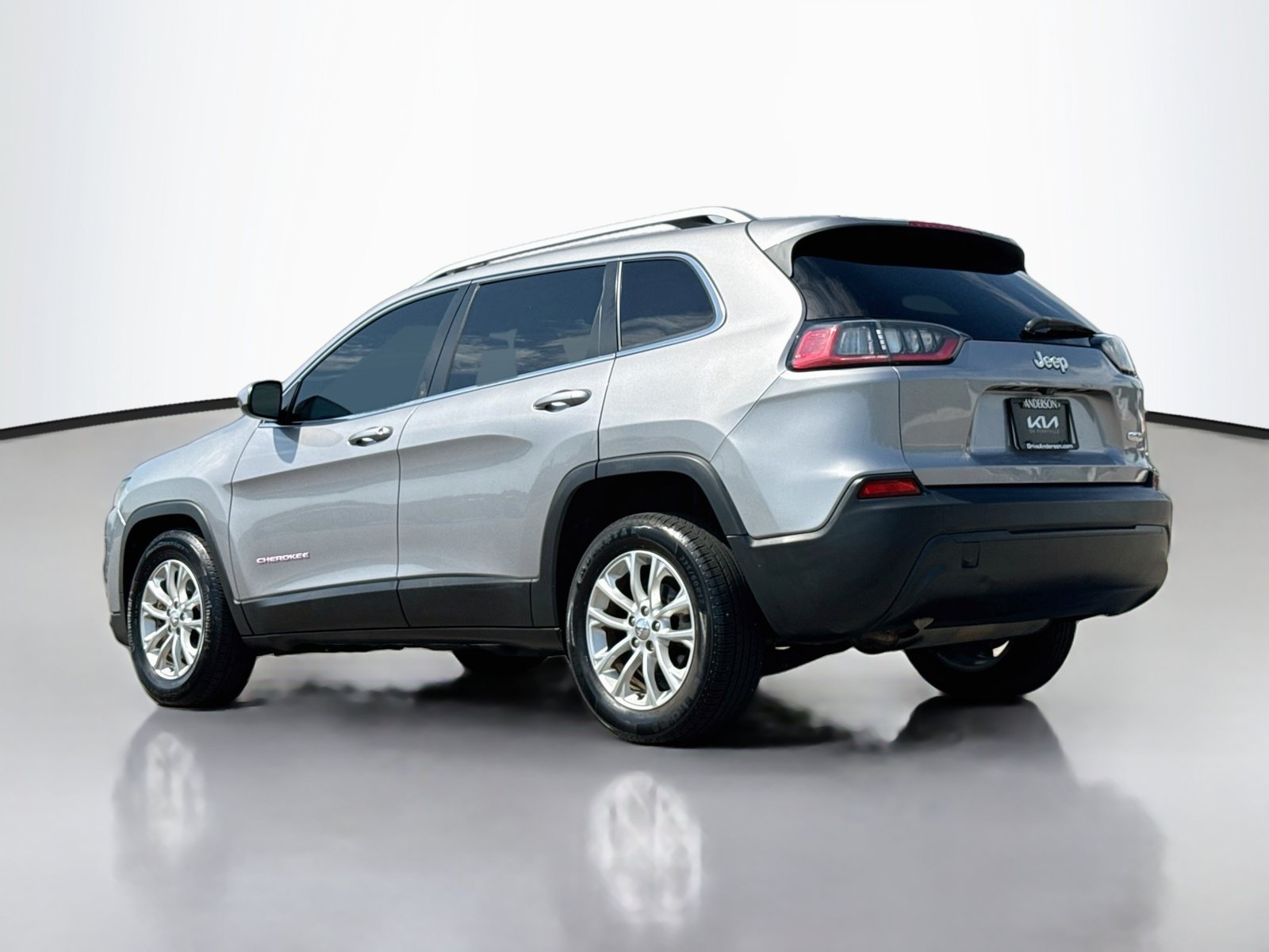 Used 2019 Jeep Cherokee Latitude w/ Popular Appearance Group FWD image 5