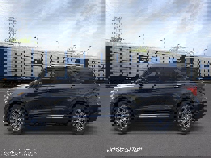 New 2026 Ford Explorer Platinum image 3