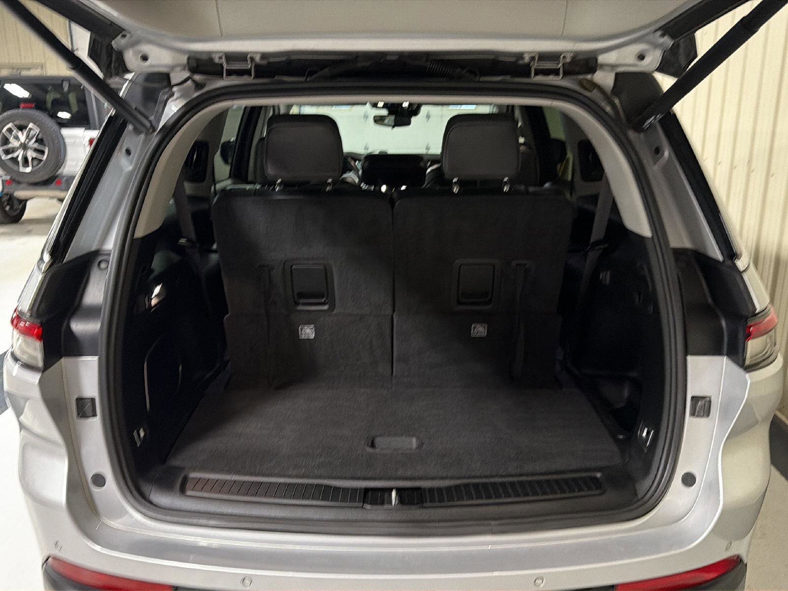 Used 2021 Jeep Grand Cherokee L Limited image 9