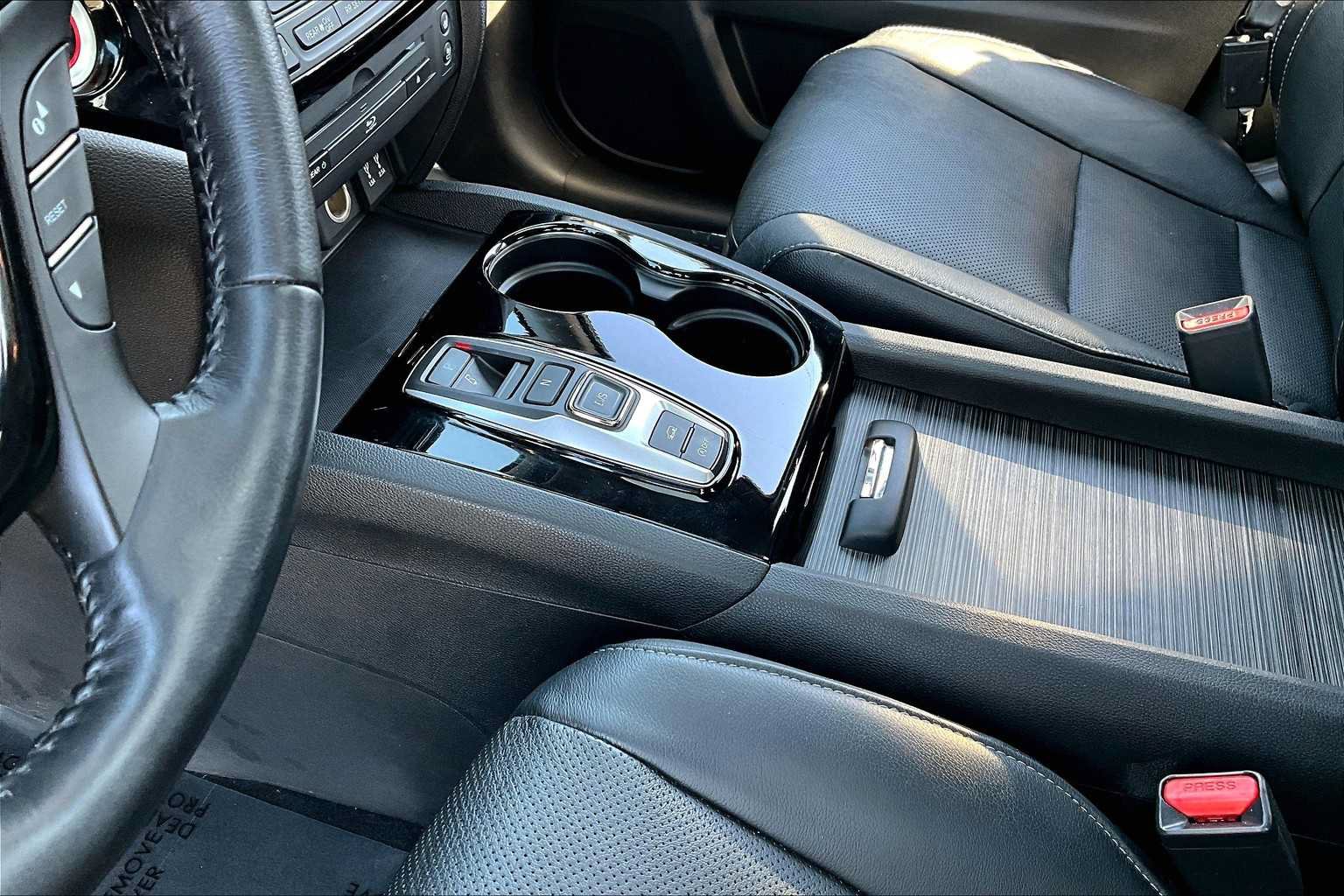 Used 2016 Honda Pilot Elite image 17