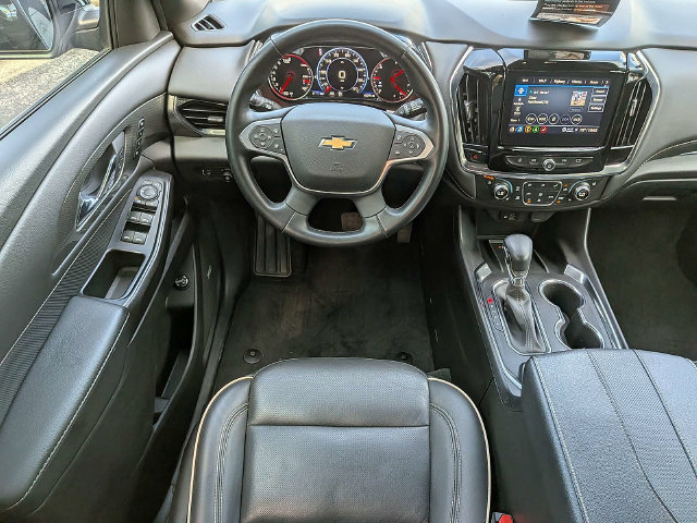 Used 2023 Chevrolet Traverse Premier FWD image 19