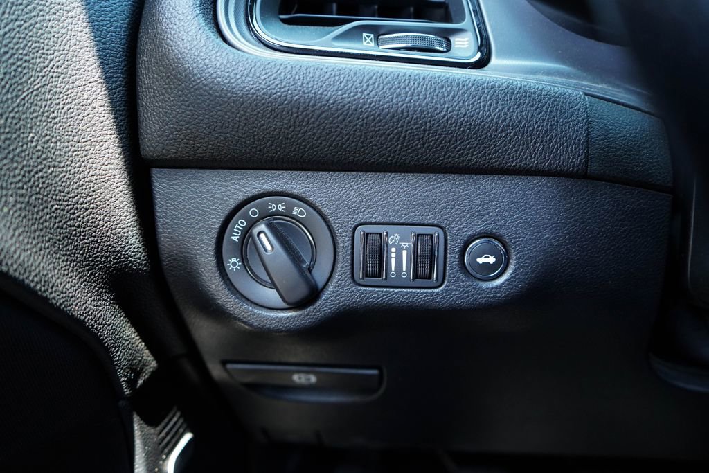 Used 2023 Dodge Challenger R/T w/ Blacktop Package image 28