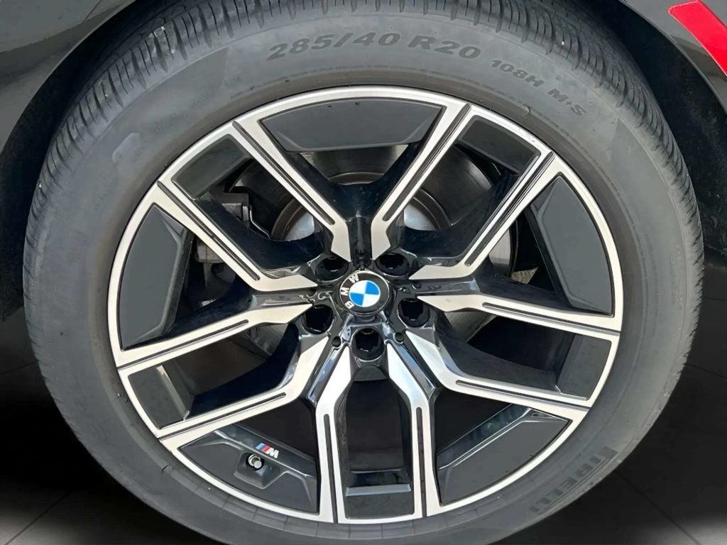 Used 2023 BMW 740i w/ Parking Assistance Package RWD image 29