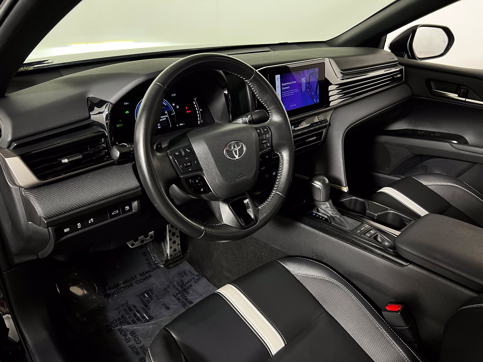 Certified 2025 Toyota Camry SE FWD image 12