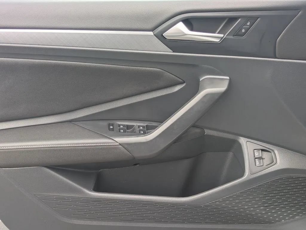 Used 2023 Volkswagen Jetta SE FWD image 10