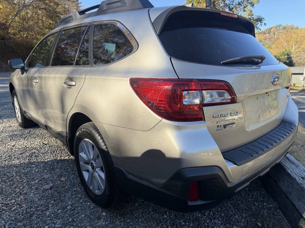 Used 2018 Subaru Outback 2.5i Premium AWD/4WD image 12