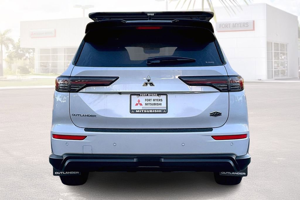 New 2026 Mitsubishi Outlander SE image 4
