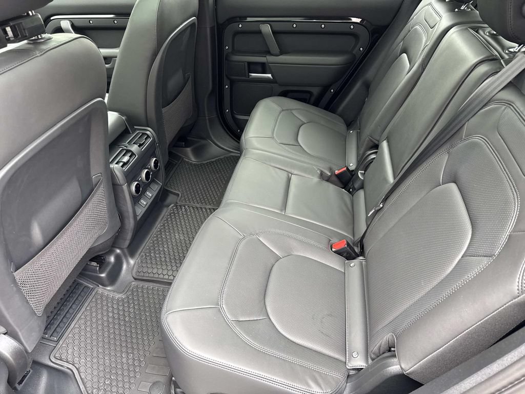 New 2026 Land Rover Defender 110 X-Dynamic SE AWD/4WD image 15