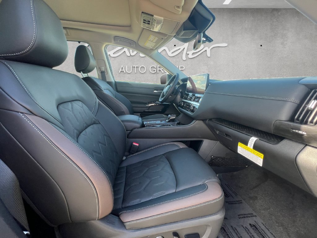 New 2026 Nissan Pathfinder Platinum FWD image 25