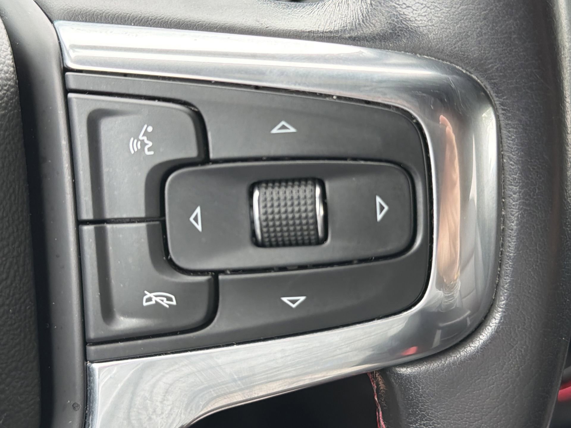 Used 2019 Chevrolet Blazer RS image 31