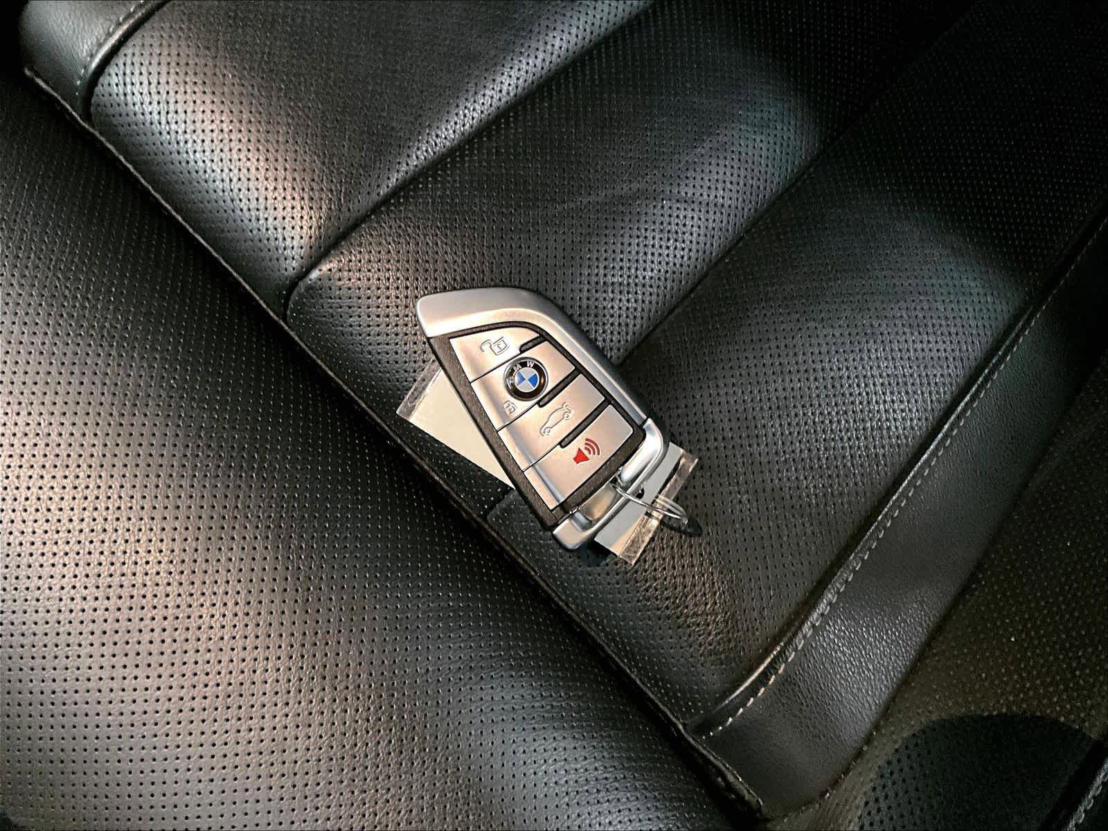 Used 2022 BMW X5 M50i w/ Executive Package AWD/4WD image 13