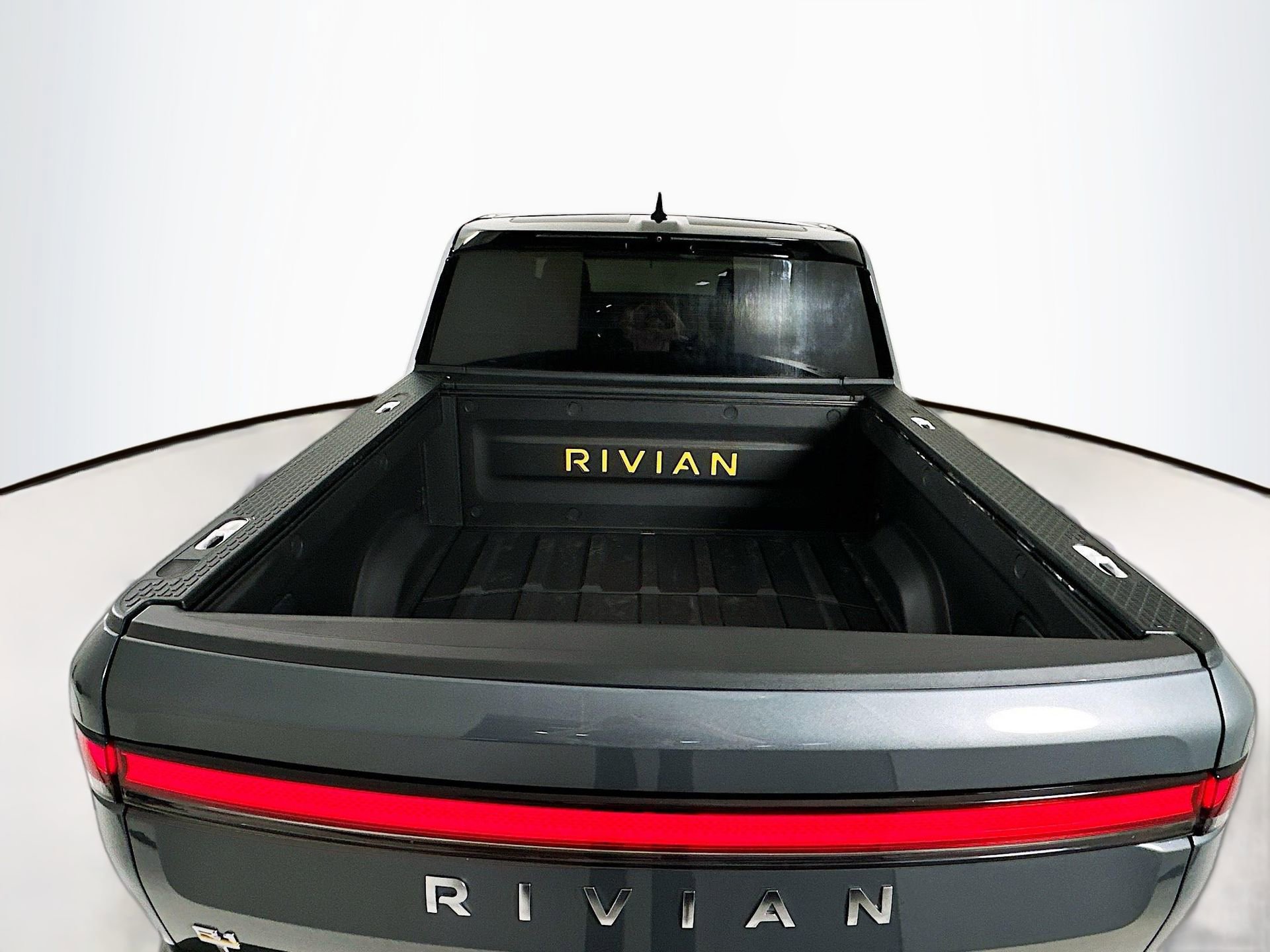 Used 2023 Rivian R1T Adventure AWD/4WD image 29