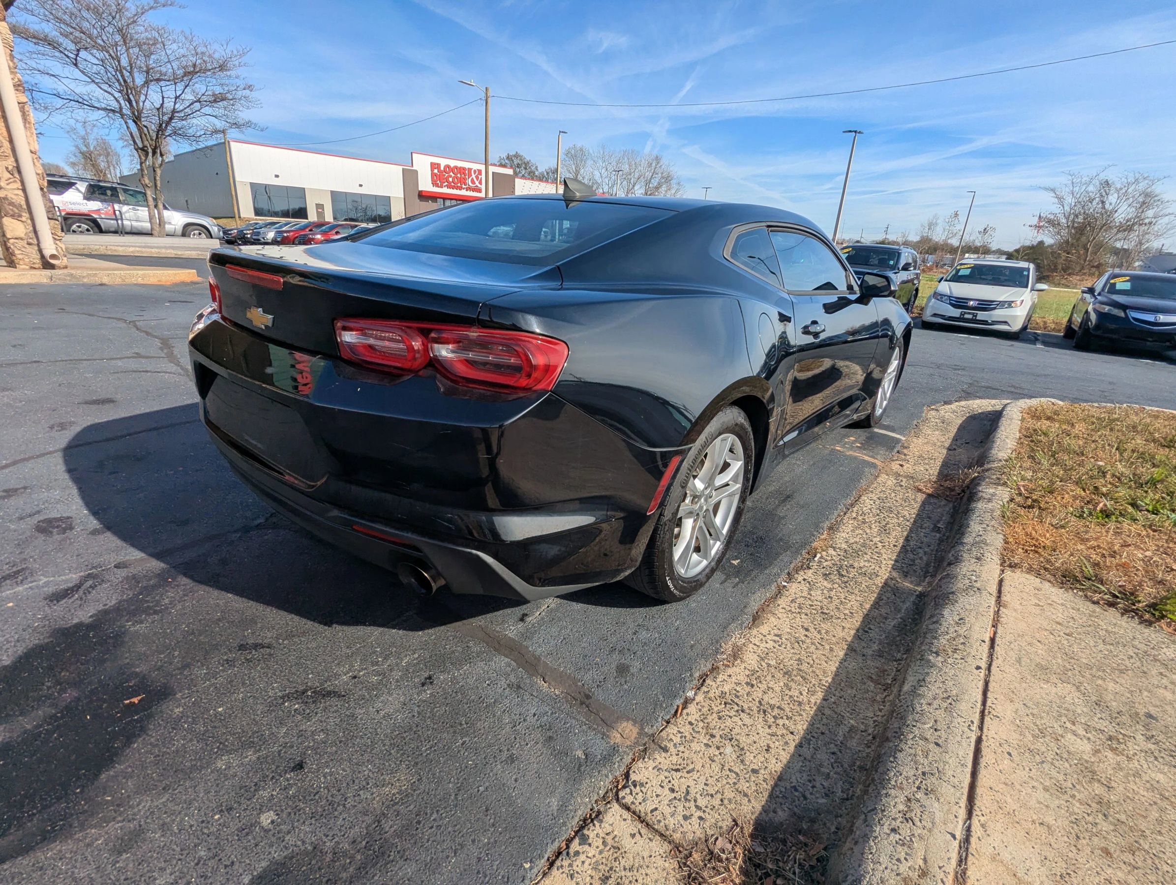 Used 2019 Chevrolet Camaro LS RWD image 7