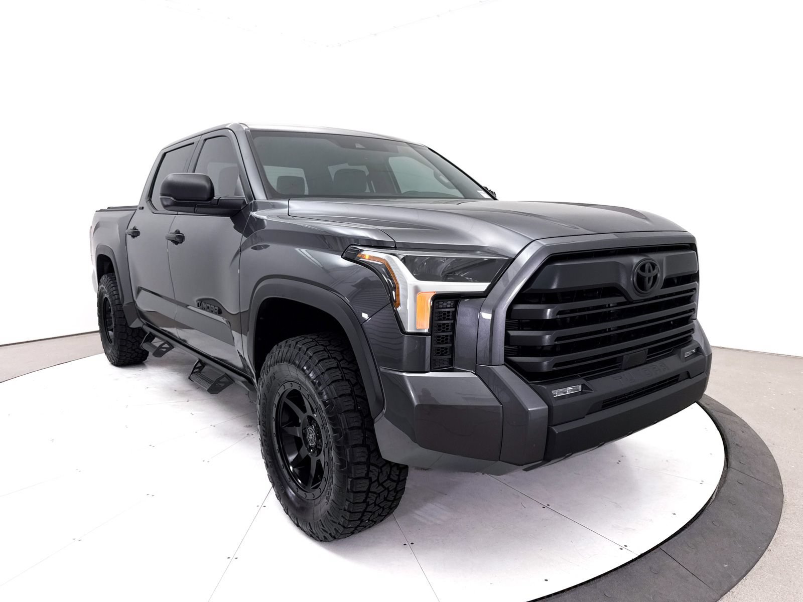 Used 2025 Toyota Tundra SR5 AWD/4WD image 12