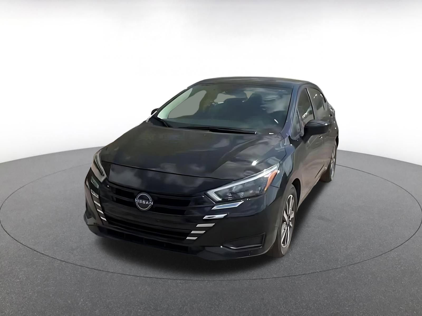 Used 2025 Nissan Versa SV image 4